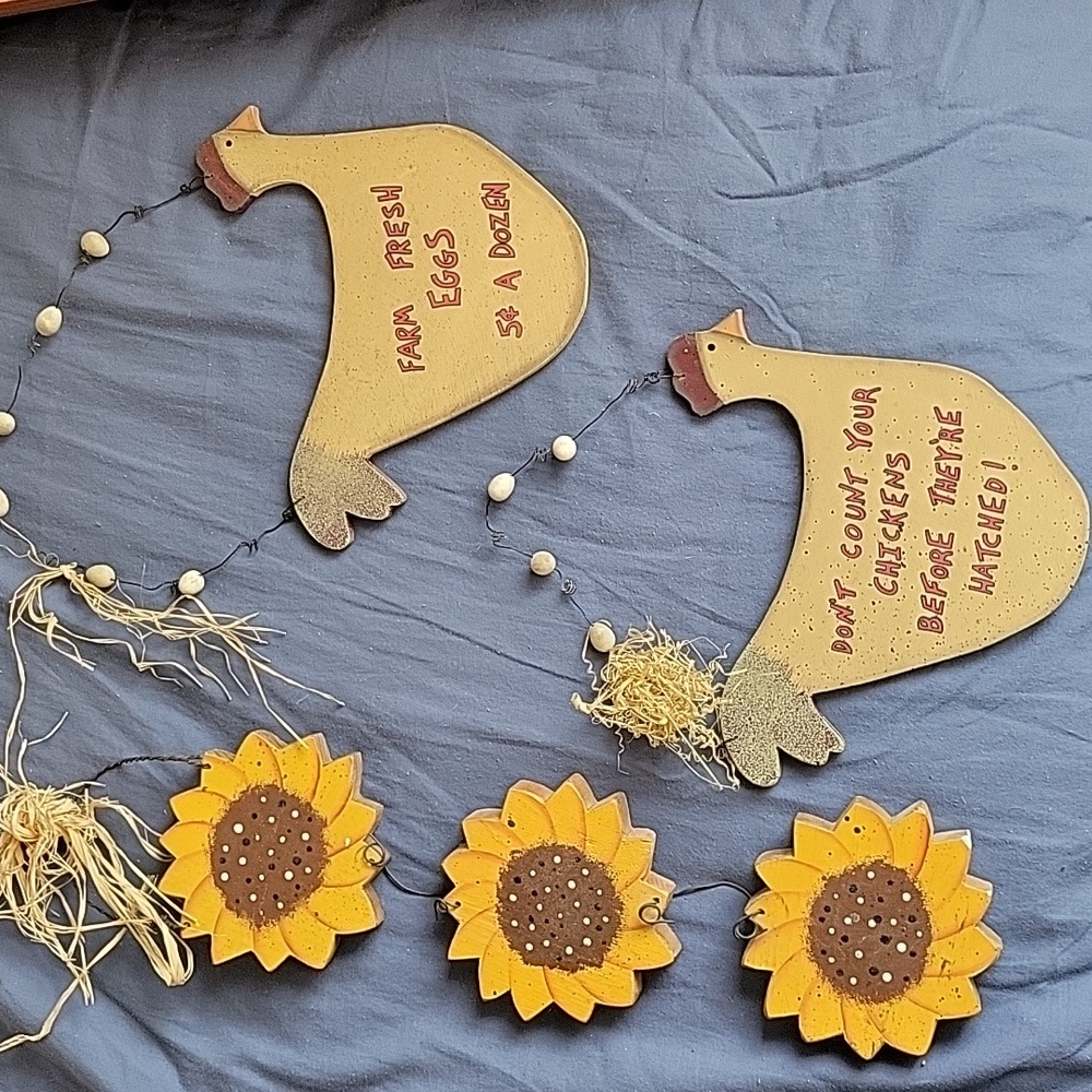 Farmhouse 2 wooden Chickens and Sunflower Signs